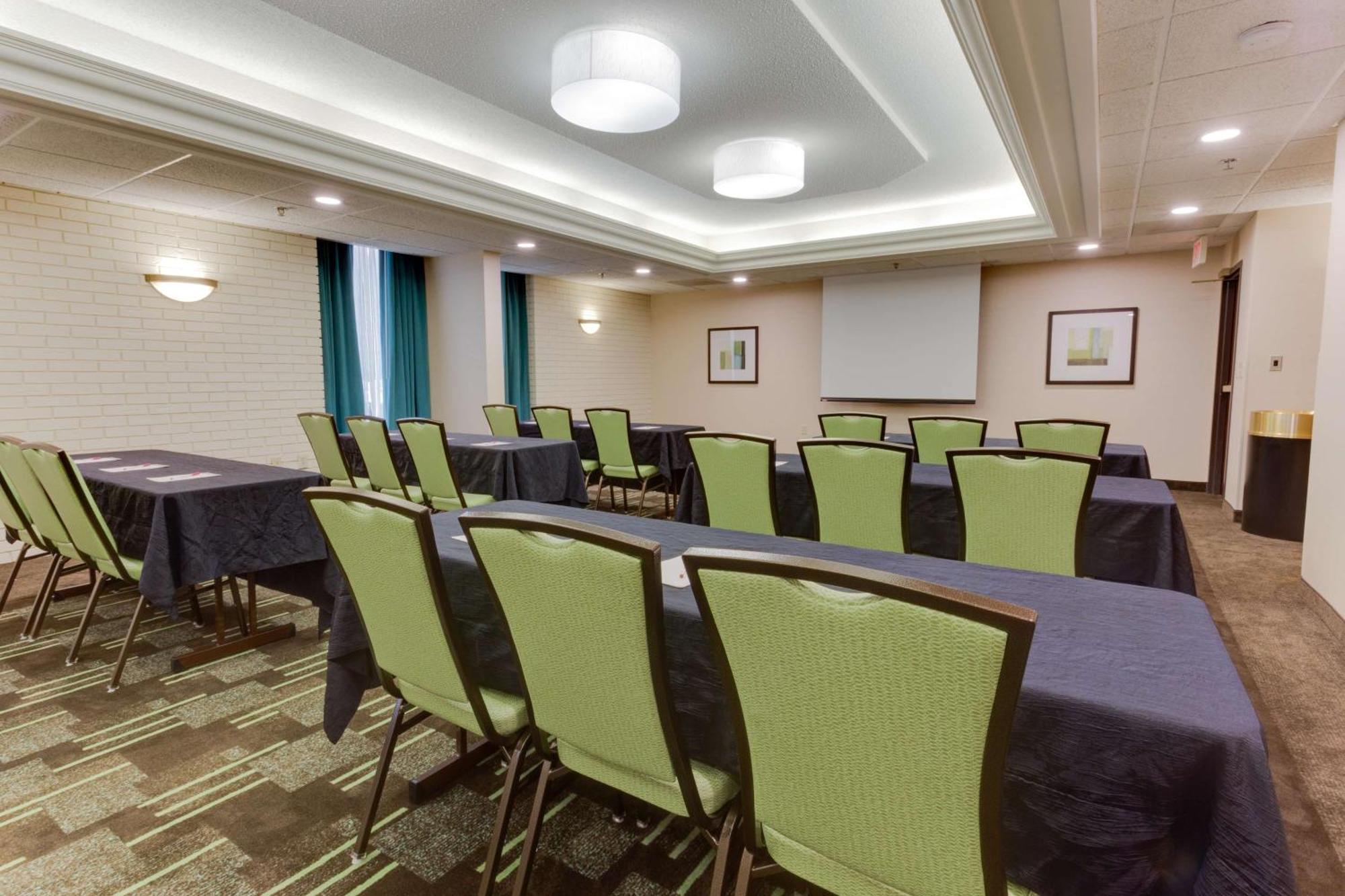 Drury Inn&suites Grandview Hotel